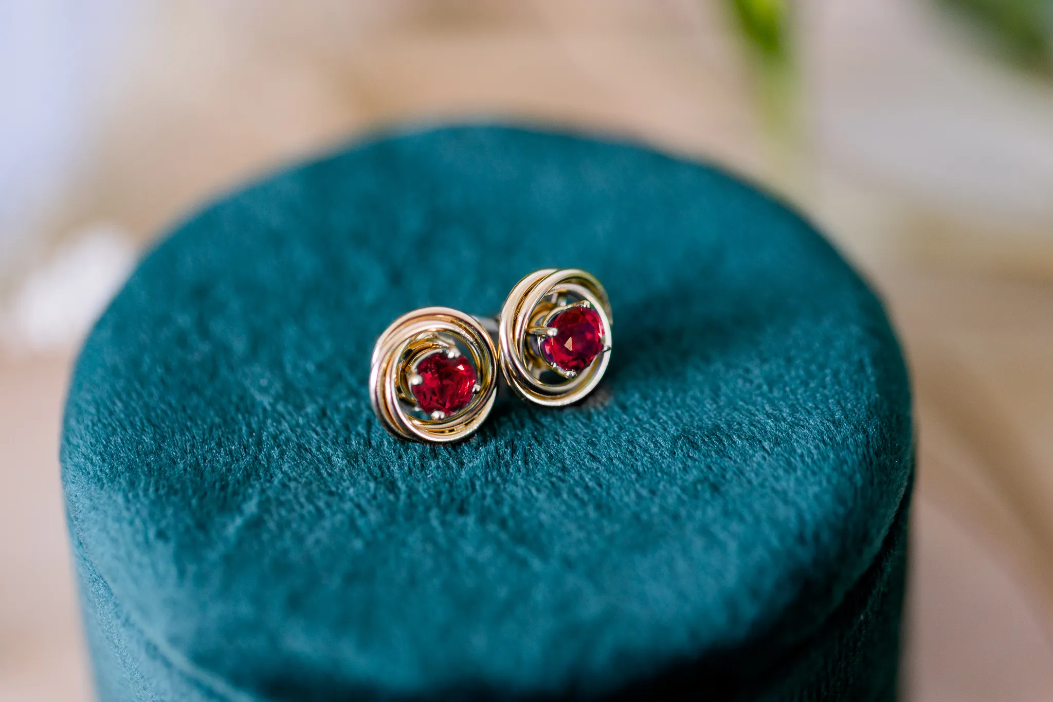 Red Classic Gift Set: 1 Pair of Earrings & 2 Earring Jackets